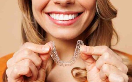 Cleaning Invisalign: Essential Dos and Don’ts for Wearers