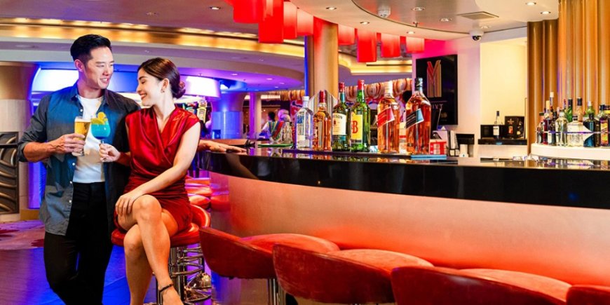 Discover the Best of Genting Dream Nightlife: Bars, Shows & After-Dark Fun at Sea